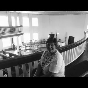 Meet your Posher, Deniece